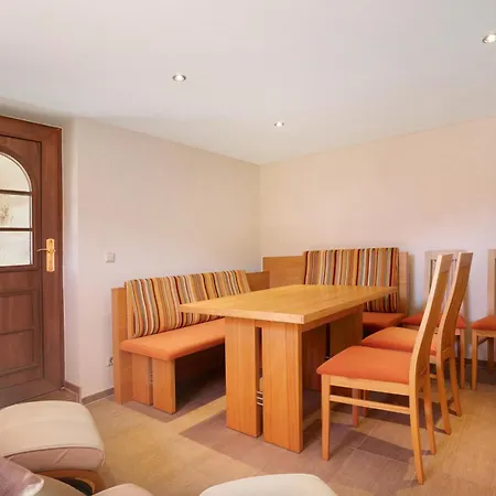 Poehlbergblick Schindelba בית נופש